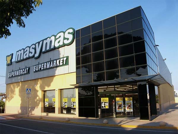 Foto del exterior de un supermercado Masymas