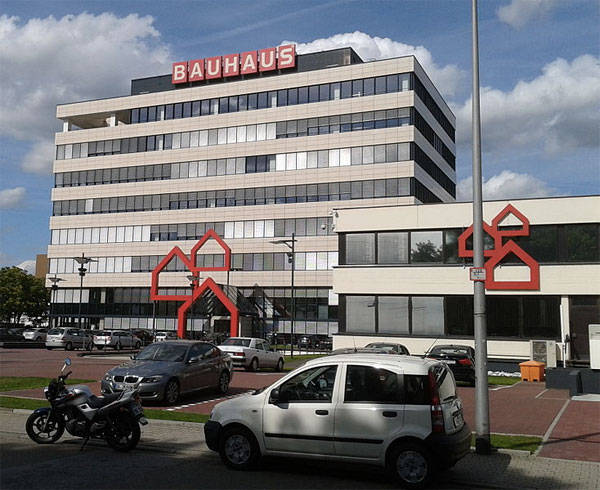 Foto del exterior de un centro Bauhaus