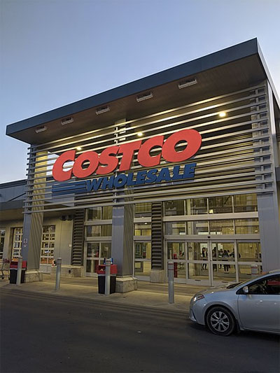 Foto del exterior y entrada a Costco Wholesale