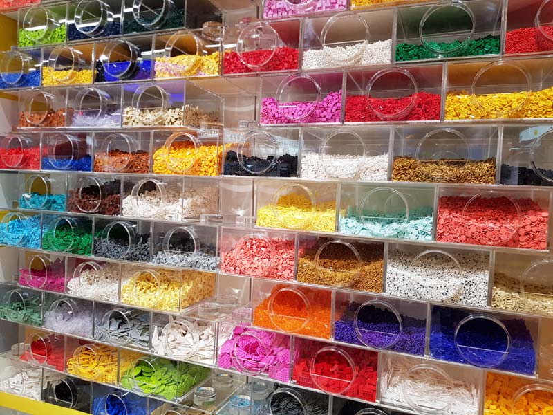 Sección de venta a granel de bricks de Lego